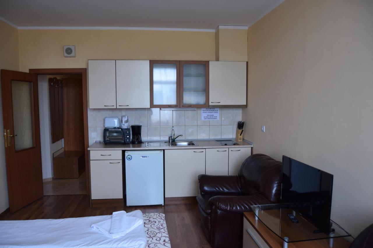 Persey Flora Apartments โบโรเวทส์ ภายนอก รูปภาพ