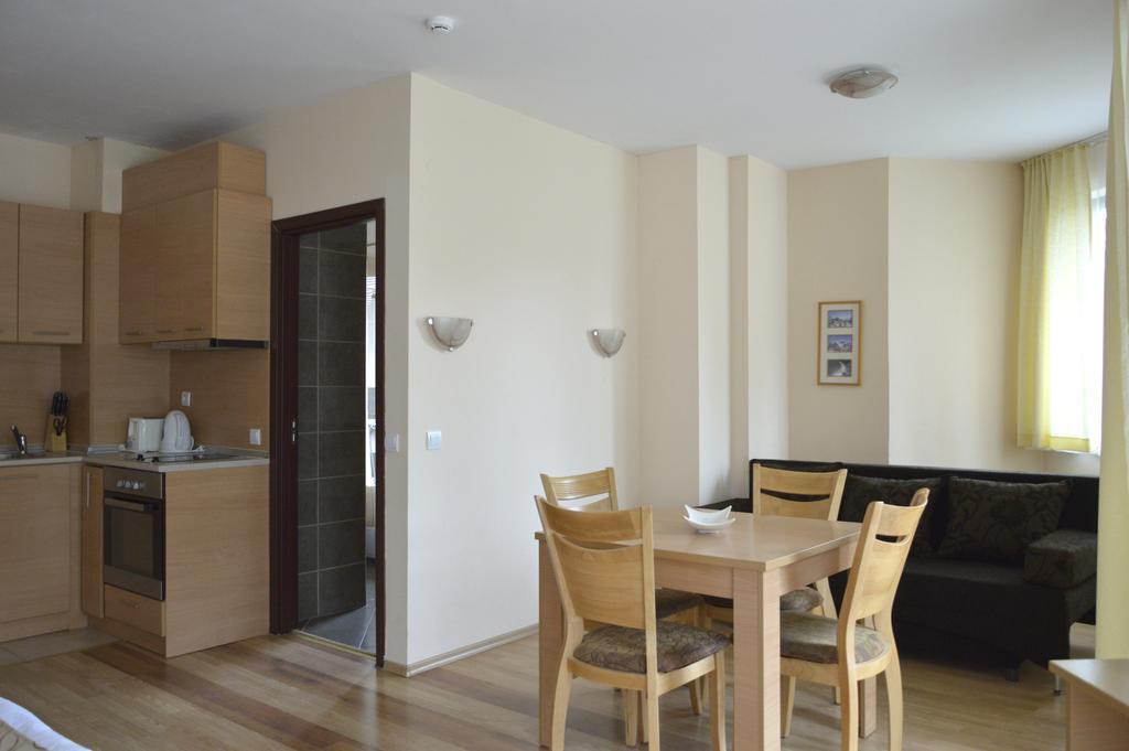 Persey Flora Apartments โบโรเวทส์ ภายนอก รูปภาพ
