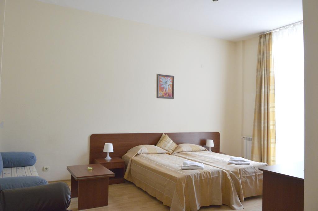 Persey Flora Apartments โบโรเวทส์ ภายนอก รูปภาพ