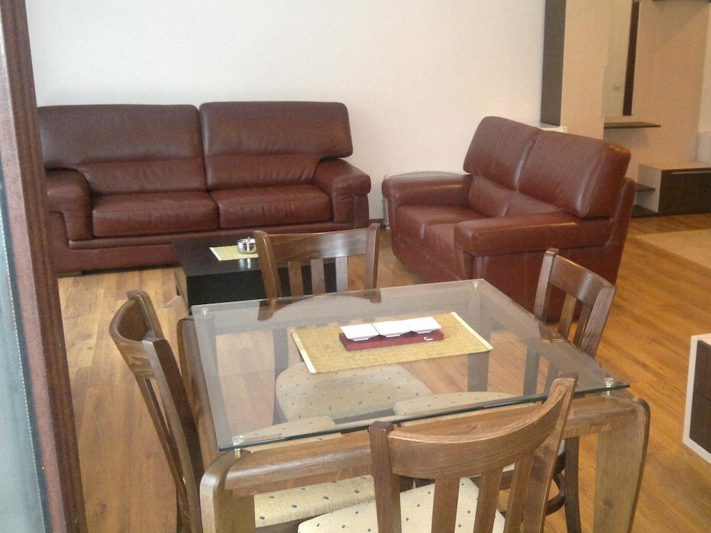 Persey Flora Apartments โบโรเวทส์ ภายนอก รูปภาพ