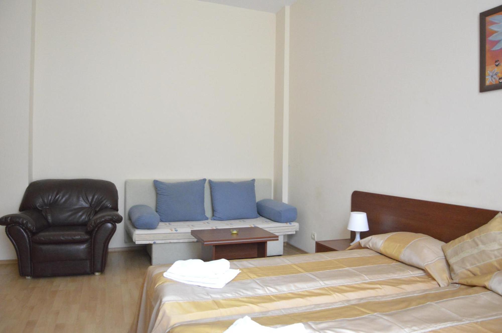 Persey Flora Apartments โบโรเวทส์ ภายนอก รูปภาพ