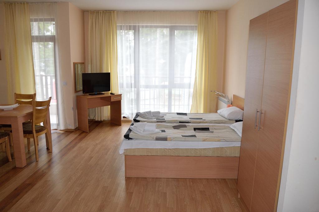 Persey Flora Apartments โบโรเวทส์ ห้อง รูปภาพ
