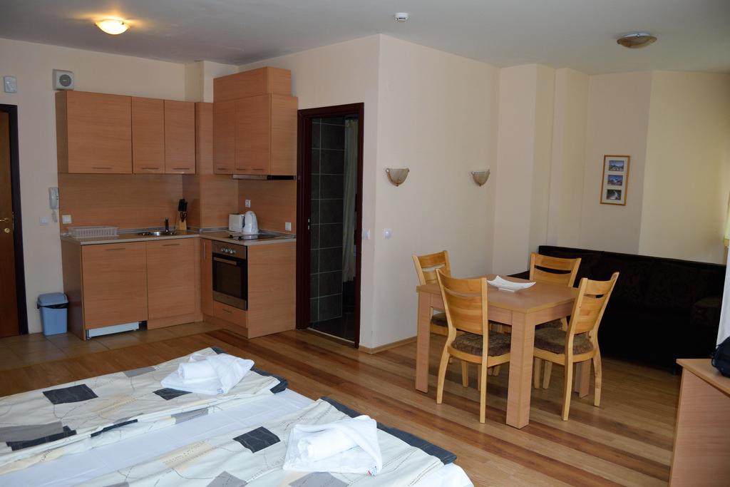Persey Flora Apartments โบโรเวทส์ ภายนอก รูปภาพ