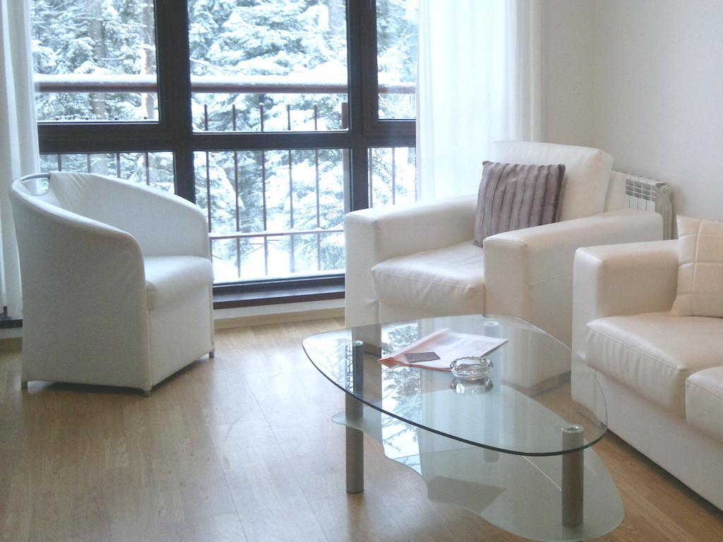 Persey Flora Apartments โบโรเวทส์ ภายนอก รูปภาพ